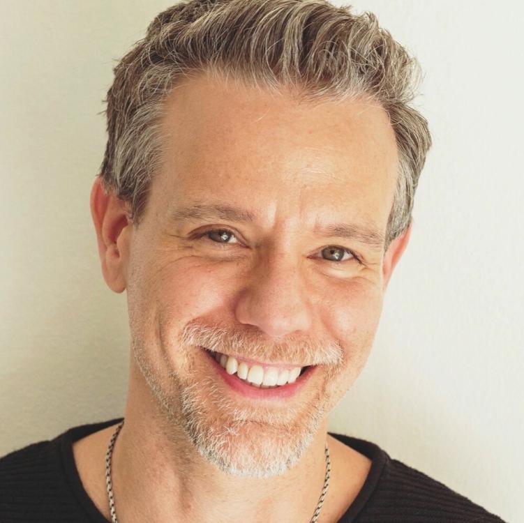 Adam Pascal.jpeg