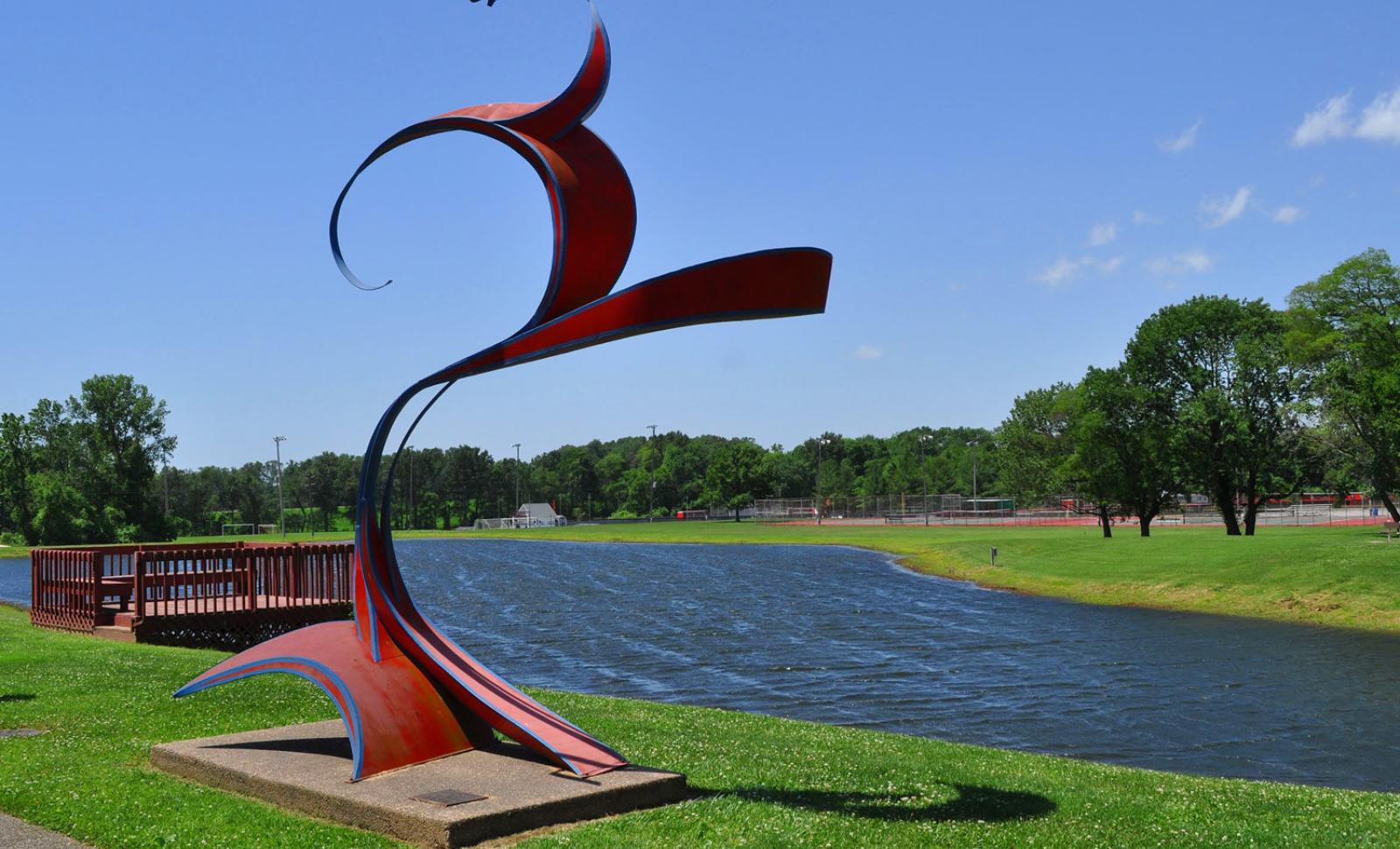 Sculpture and lake 